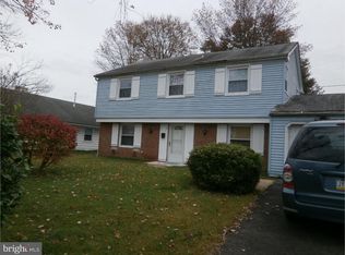 22 Midfield Ln, Willingboro, NJ 08046