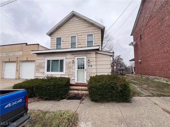 216 E High St, Flushing, OH 43977