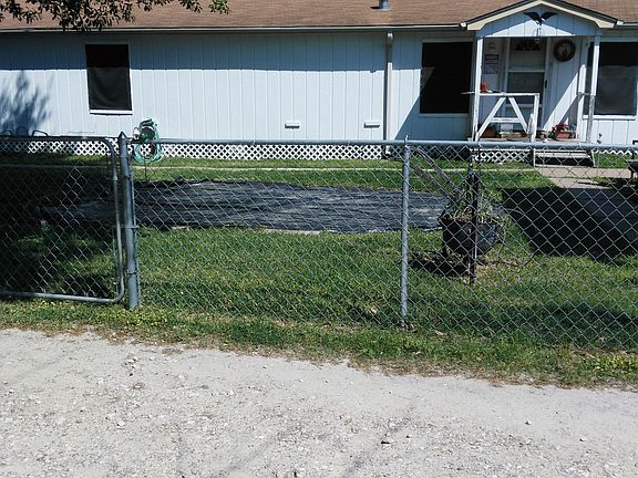 5th image of 833 Yaupon Cove Dr