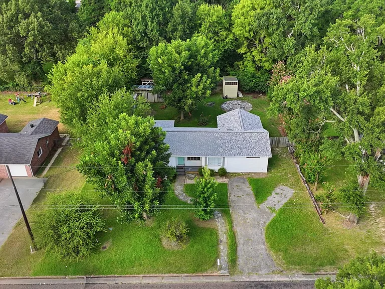 116 Janet St — Photo 27