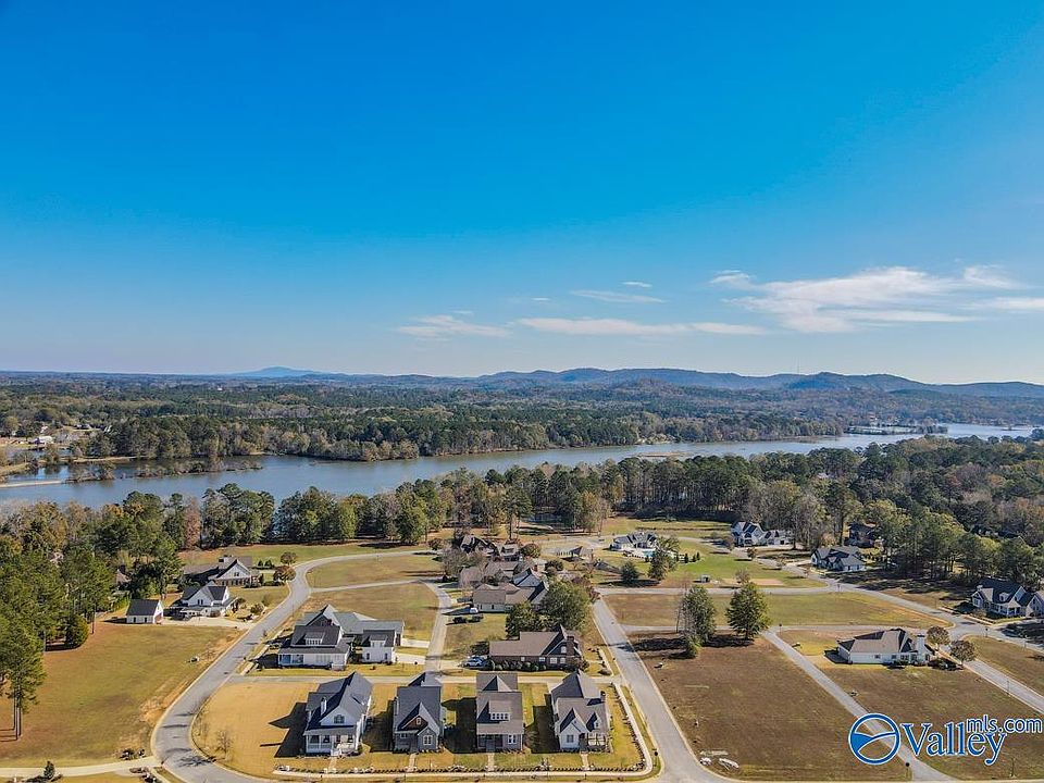 2nd image of C22 Copperleaf Walk