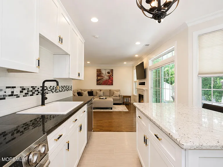 183 Shinnecock Dr — Photo 5