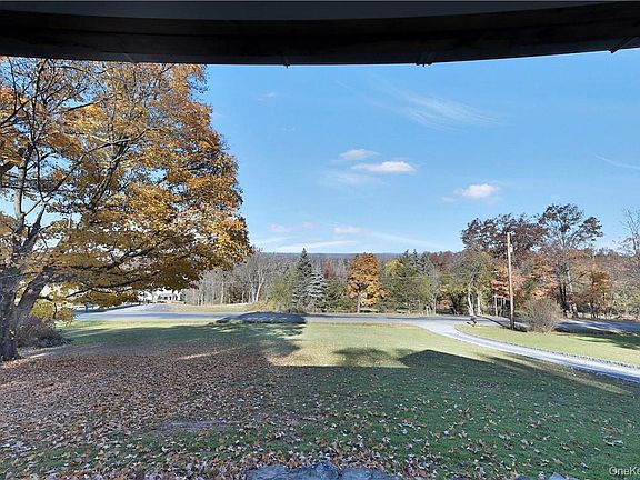 5th image of 256 Ridge Road