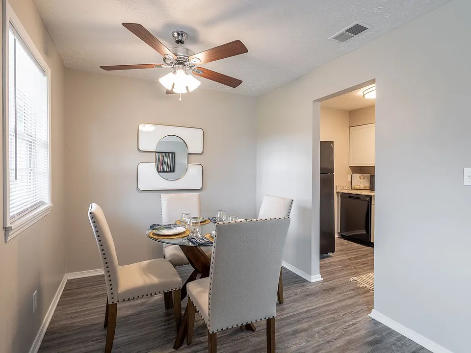 Courtyard Apartments