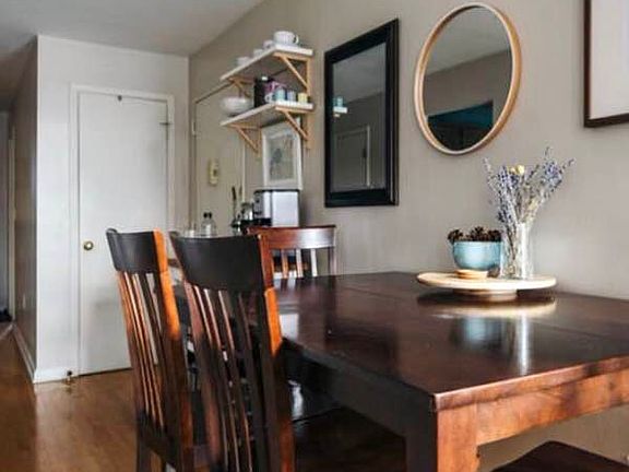 4th image of 371 Cumberland St #2