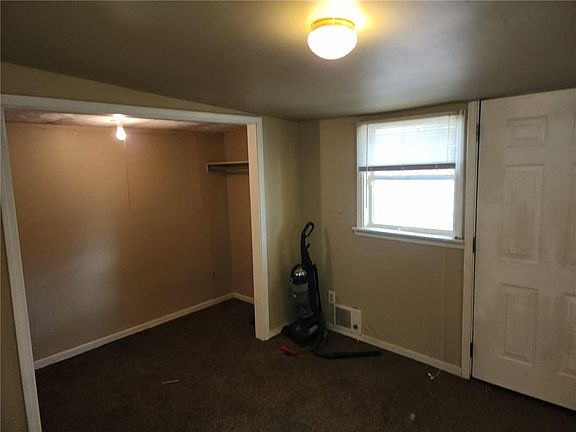 5th image of 119 W Kansas St