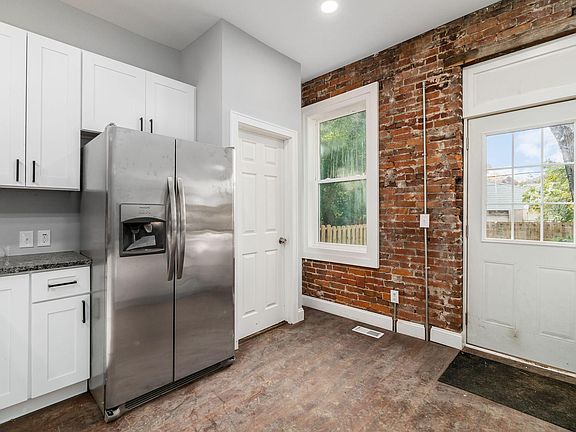 4th image of 267 N 18th St