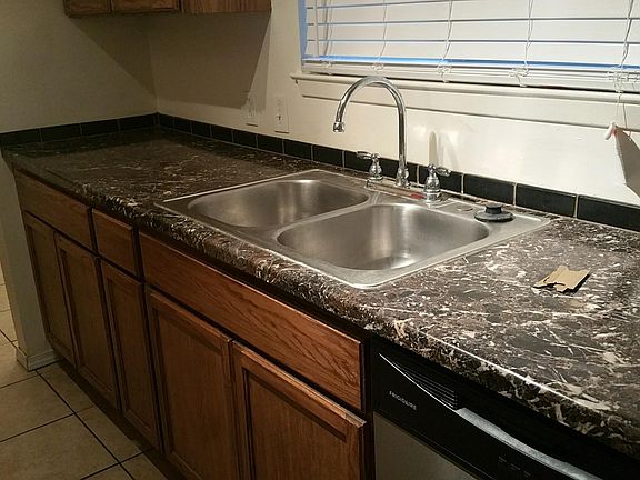 4th image of 501 Fruit Ave NE