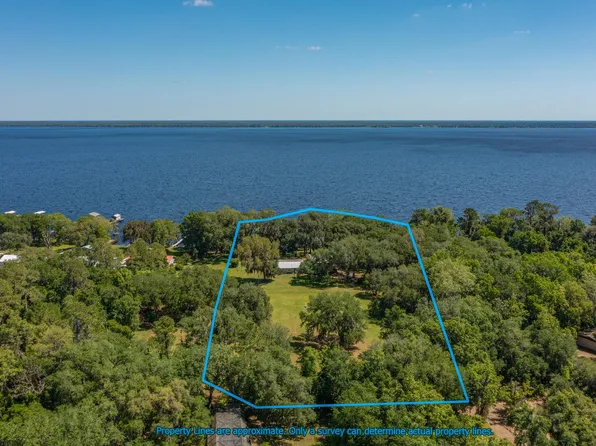 105 Union Ave, Crescent City, FL 32112