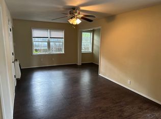 221 N Church Ave APT 1, Fayetteville, AR 72701