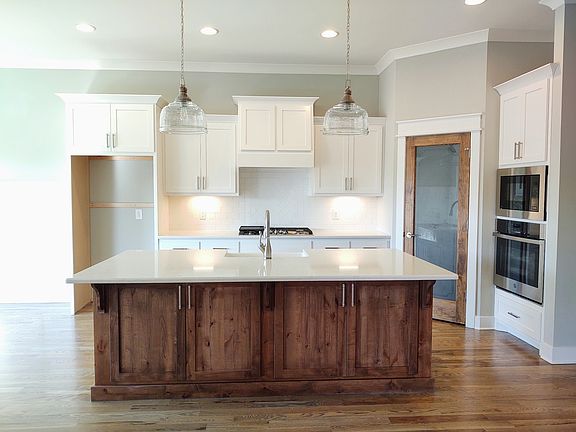 4th image of 3009 Robinwood Dr