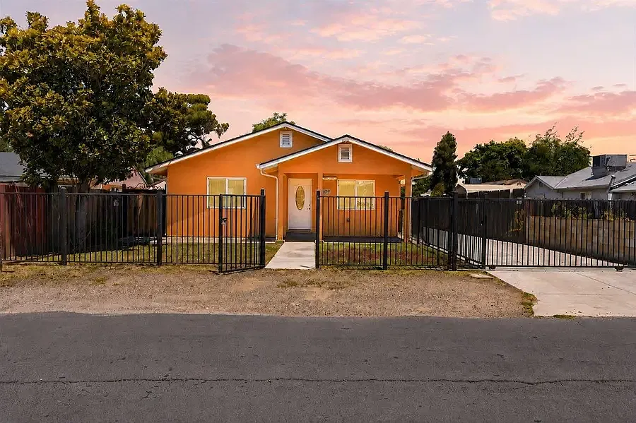 1709 Shaddox Ave