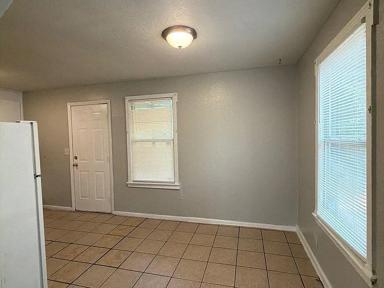 5326 Mays Dr — Photo 7