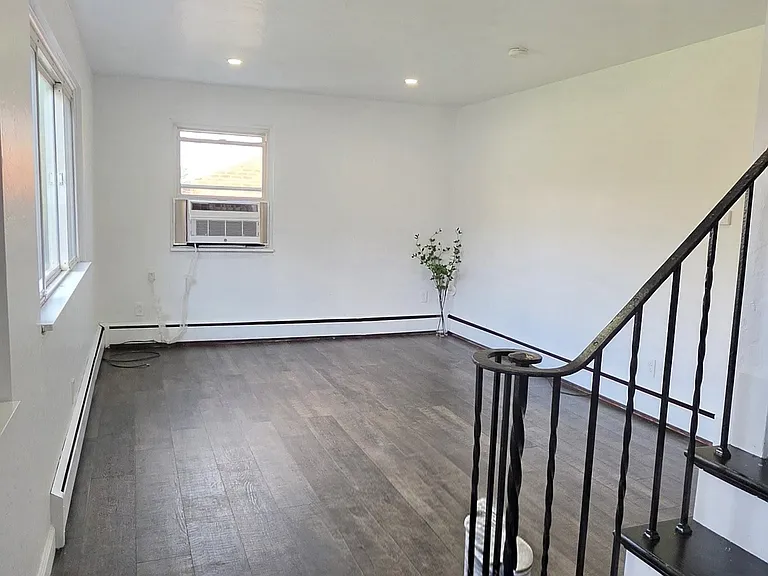 324 Streets Run Rd — Photo 3
