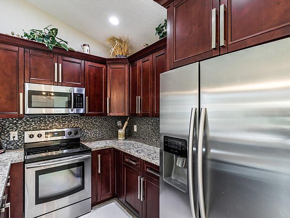 5th image of 1805 Banyan Creek Cir N