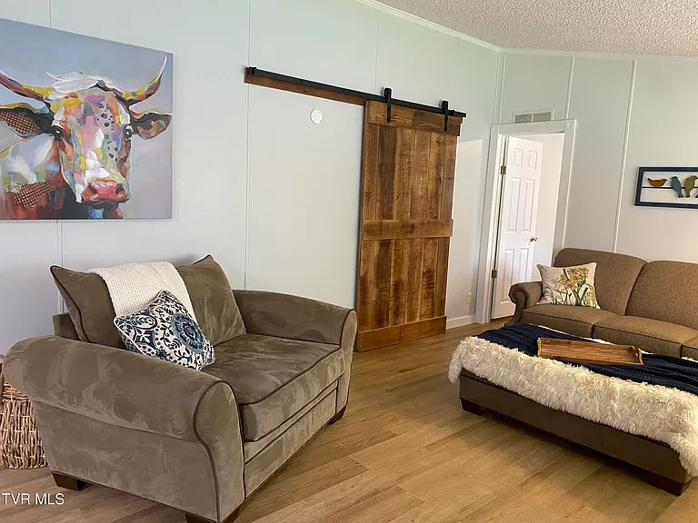 21570 Alvarado Rd — Photo 6