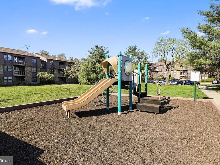 2032 Old Stone Mill Dr #2032 — Photo 11