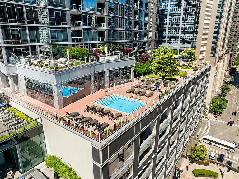 240 E Illinois St #1802 — Photo 11