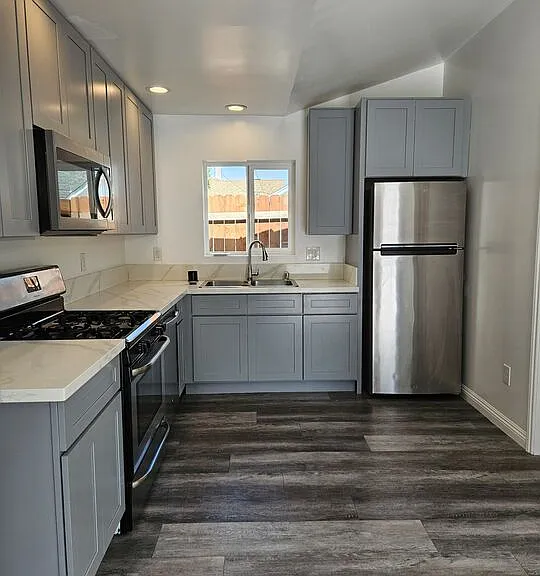 1219 W 47th St — Photo 1