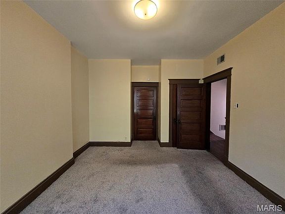 4th image of 2108 Allen Ave