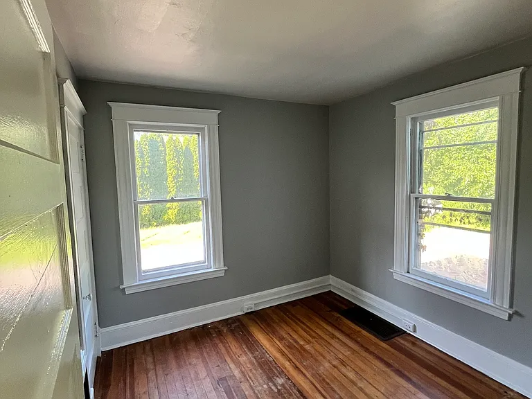 245 Bristol St #1 — Photo 7