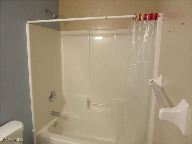 271 SW 4th St #271 — Photo 9