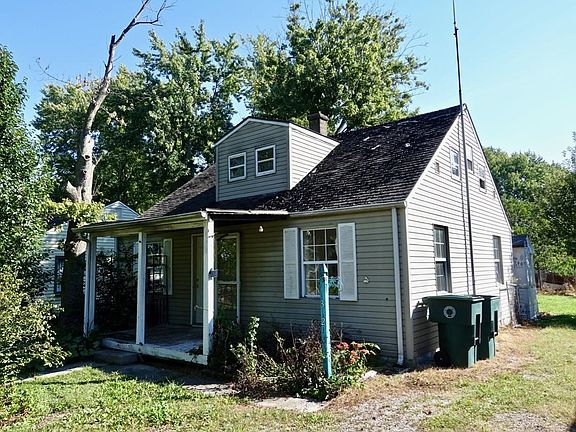 2nd image of 302 N Grafton Ave