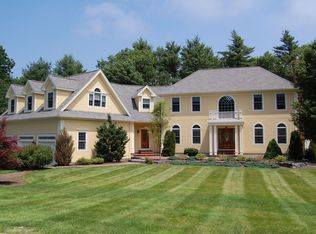 12 Winding River Ln, Falmouth, ME 04105