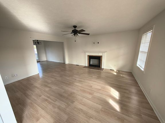 2nd image of 1216 Freedom Dr