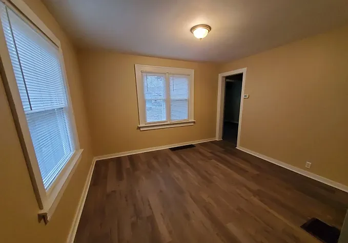 633 W Murphy St — Photo 15