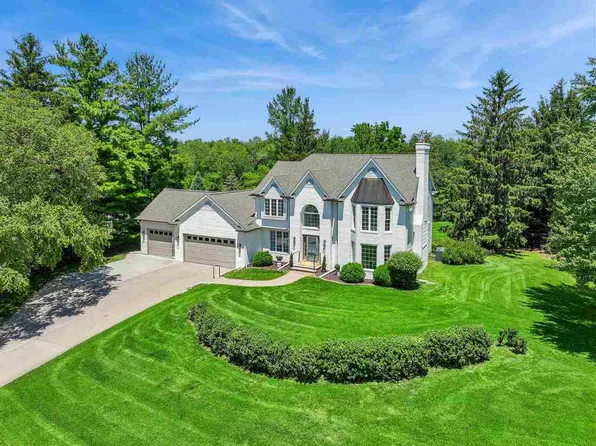19 Cherry Ln NE, Iowa City, IA 52240