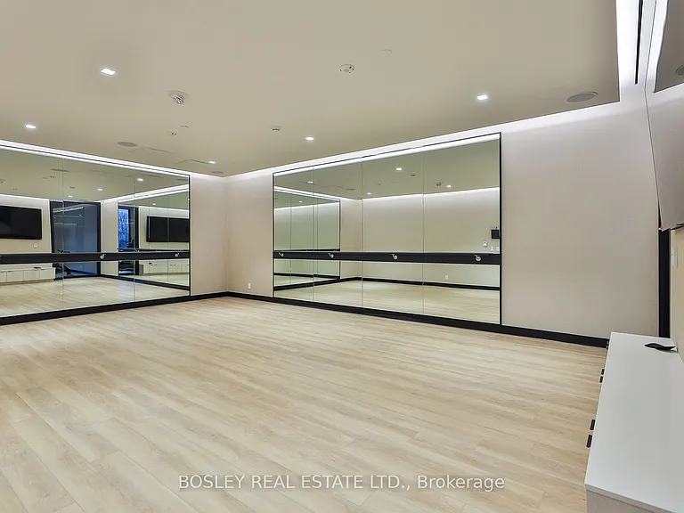 2020 Bathurst St #1219 — Photo 29