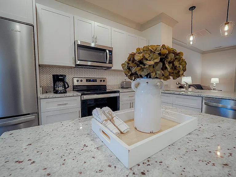 617 Berry Rd #A — Photo 9