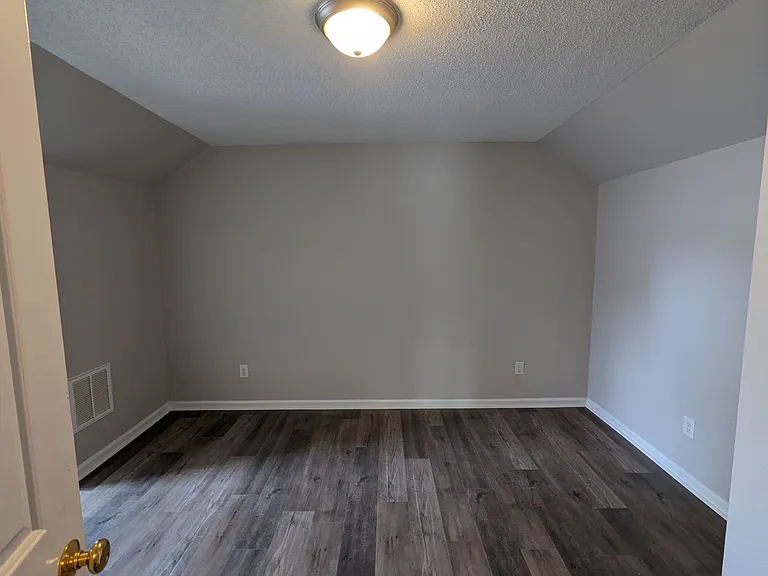 706 Sykes St — Photo 10