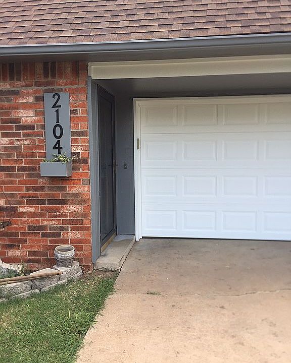 2nd image of 2104 Canary Dr