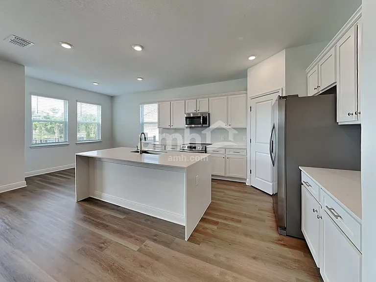 14526 Cedar Mill Dr — Photo 5