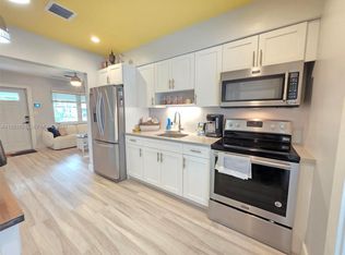 250 NE 42nd St, Oakland Park, FL 33334