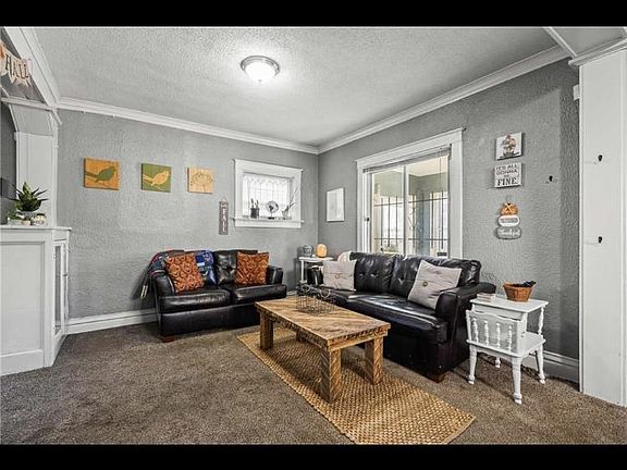 4th image of 4533 Forest Ave
