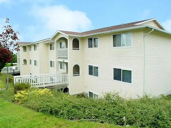 102-Mountain View Apts