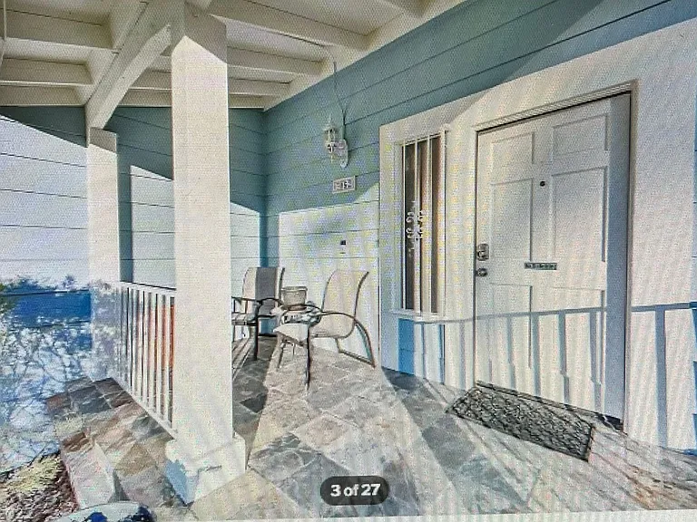3052 Waterview Dr — Photo 2