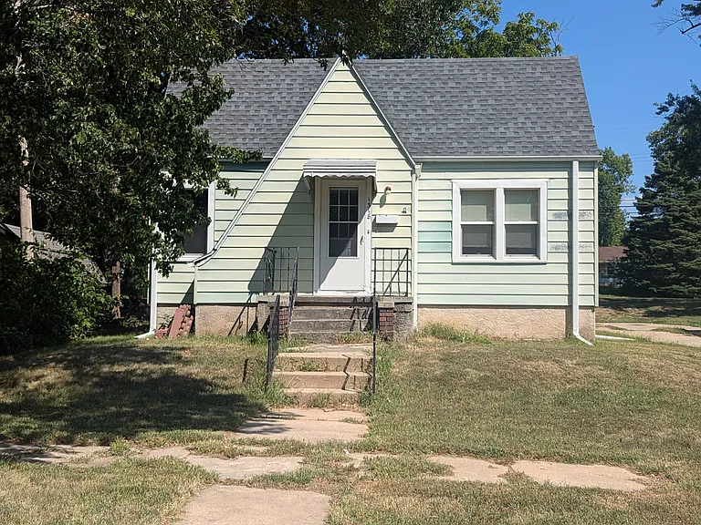 1318 G St — Photo 1