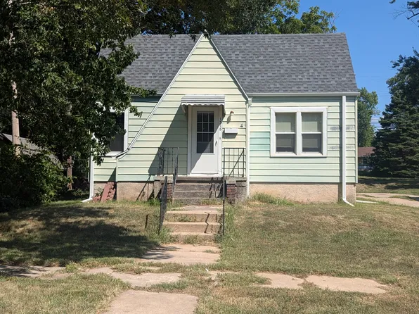 1318 G St, Fairbury, NE 68352