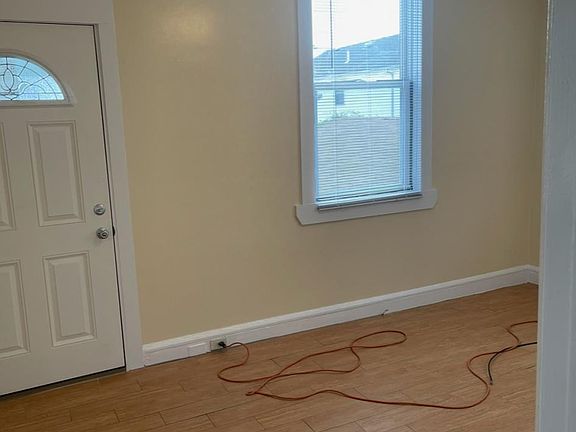 5th image of 217 Sand Ln