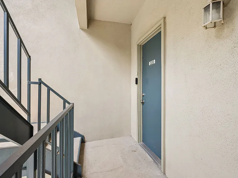 3105 San Jacinto St #220 — Photo 25