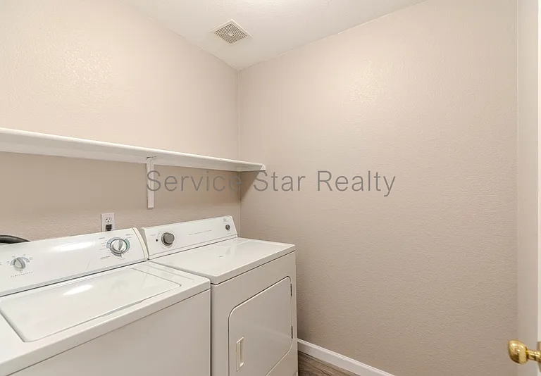 9425 W Wilshire Ave — Photo 17