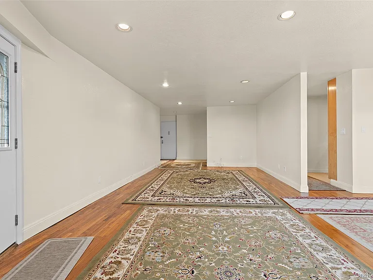 750 Shore Rd #2G — Photo 16
