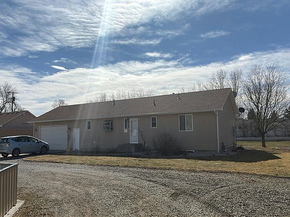 2nd image of 324 Reda Ln