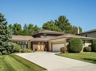 520 E Weathersfield Way, Schaumburg, IL 60193