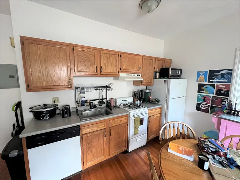 163 Strathmore Rd #3 — Photo 15