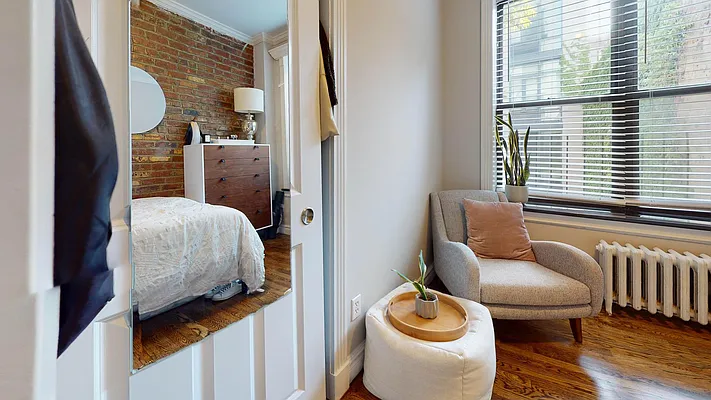 Rented by Bond New York | media 7